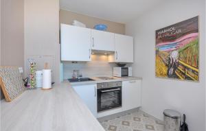 Nice Apartment In Mandelieu-La-Napoule