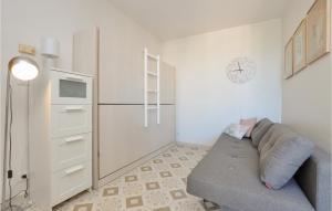 Nice Apartment In Mandelieu-La-Napoule