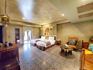 Phòng Hai Giường Đơn Phổ Thông Siêu Hạng - Nhận Phòng Sau 6:00 Chiều (Super Economy Twin Room - Check-In After 6:00 PM)