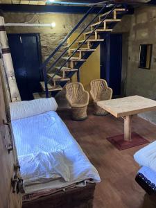 Shoonya Home Stay - Devalsari Deodar Forest Range - 60min from Mussoorie