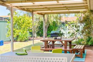 Busselton Family Holiday House - by the Bay