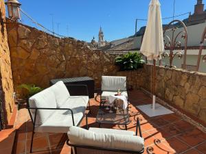 Apartamento Dúplex de Lujo con Terraza Privada y vistas al Castillo - Centro