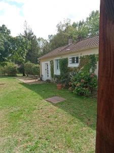 Maison de village en bord de rivière