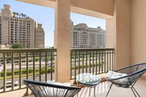 StoneTree - Luxurious 1 BR with Beach Access at Fairmont The Palm