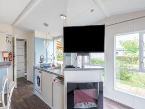 Maisons de vacances Modern mobile home in Veuzain-sur-Loire with garden : photos des chambres