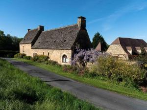 Maisons de vacances Nice holiday home in Nouvelle-Aquitaine with indoor pool : photos des chambres