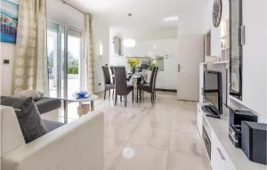 Cozy Home In Debeljak With Wifi