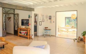 Maisons de vacances Nice Home In Pernes-Les-Fontaines : photos des chambres