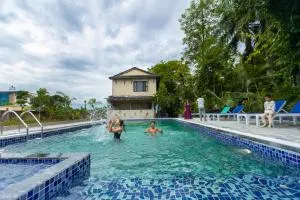 Hotel Parkside with swimming pool - Hastā