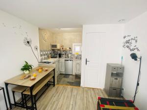 Studio centre village Soligny la Trappe proche Mortagne au perche -Sanateflo -