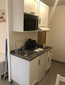 Appartements Studio a 300 m de la gare de Mantes-la-Jolie : photos des chambres