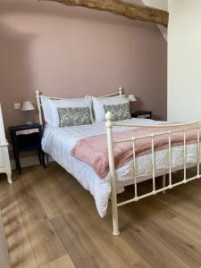 B&B / Chambres d'hotes La Dovecote Sarlat : Studio Lit King-Size