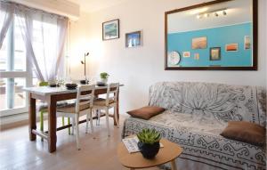 Appartements Gorgeous Apartment In Courseulles-sur-mer With Kitchenette : photos des chambres