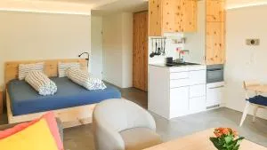 Modernes Alpenstudio mit Bergblick, Pool und Sauna - Silvaplana