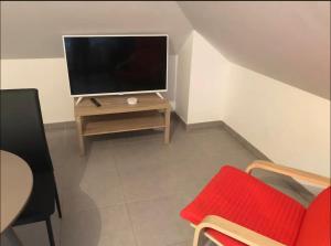 Appartements Studio a 300 m de la gare de Mantes-la-Jolie : photos des chambres