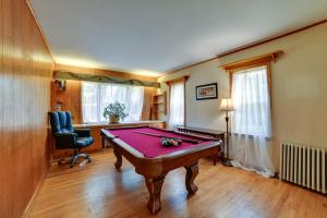 Rustic Bainbridge Retreat w Spacious Yard!