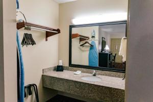 Classic Quadruple Room - Non-Smoking room in Best Western Northpark Inn