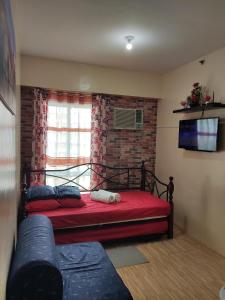 Near Manila Airport, MAILZ HOMEZ COZY Studio Condo, Full Kitchen, Swimming Pool, WIFI, 11P