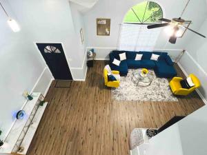 King Bed_Cozy Urban Retreat-Central Memphis