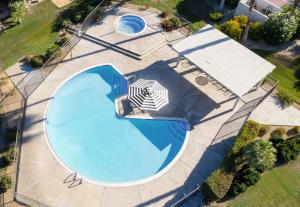 Cali Desert Life - Pool, Golf Cart, Tennis, Bikes