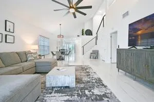 Spacious+Cozy Home, near the beach, heated pool. - Naples