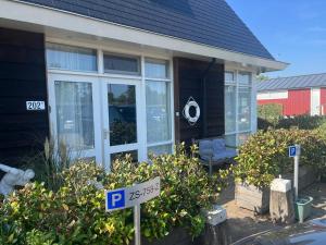 The marine apartment near Amsterdam by Weltevreden Experience