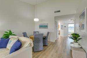 Sunny St Pete Getaway with Shared Pool and Hot Tub