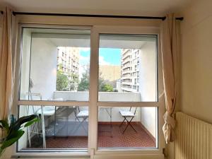 Studio with Balcony 800m to Trocadéro and Tour Eiffel