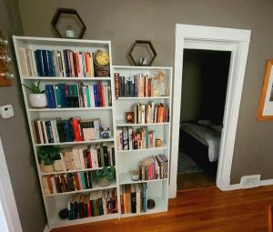 Hermosa House apartment - Peaceful Quiet 3BR, Free Street Parking, Solar Powered, by Logan Square