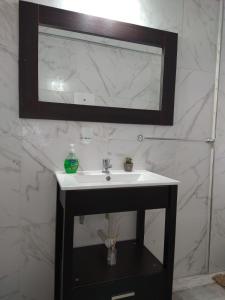 Departamemto a la calle amplio y luminoso zona centrica