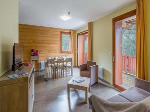 Chalets Modern studio with a dishwasher in the center of Vaujany : photos des chambres