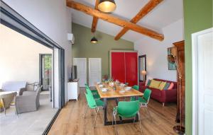Maisons de vacances Pet Friendly Home In Labeaume : photos des chambres