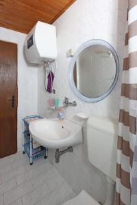 Apartments with parking space Mandre, Pag - 11600