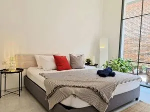 Modern Brickhouse - Cicujang