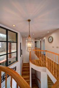Magical Waterfront with 4-Season fun in Ski Resort