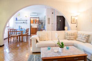 Apartment with private pool and arbor