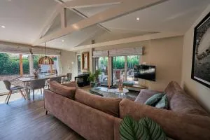 ZEN-Bungalow no 5 met sauna en hottub - Diffelen