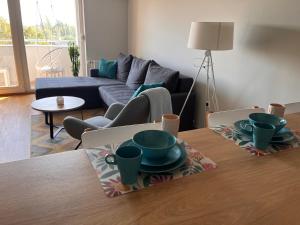 Turquoise Apartment (Private Garage)