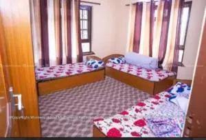 Happy Feet Girls Hostel - Патан