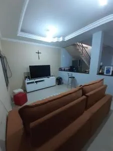 Casa Localizado no Centro de Guape MG - Araúna