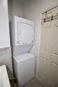 Tuk Ahoy - Sunset Suite (3B) with Shared Spaces