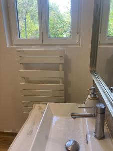Maisons de vacances Petite maison avec terrasse. : photos des chambres