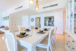 Stunning Beach front Apt Dubai Eye View JBR Dubai