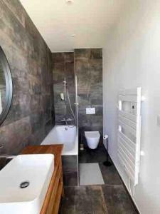 Appartements Appartement 3p 70m2, vue mer, plage et port de Lomener : photos des chambres