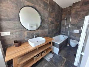 Appartements Appartement 3p 70m2, vue mer, plage et port de Lomener : photos des chambres