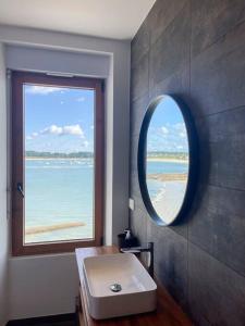 Appartements Appartement 3p 70m2, vue mer, plage et port de Lomener : photos des chambres