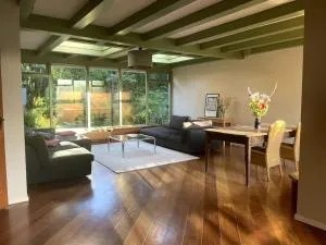 Private & green guest stay - IJsselstein