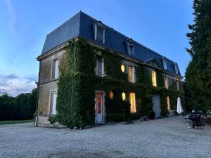 B&B / Chambres d'hotes Chateau de Belleaucourt : photos des chambres