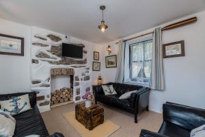 Jessamine: Restored fishermans cottage close to Looes harbour