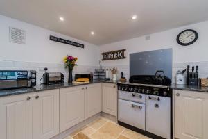 Jessamine: Restored fishermans cottage close to Looes harbour